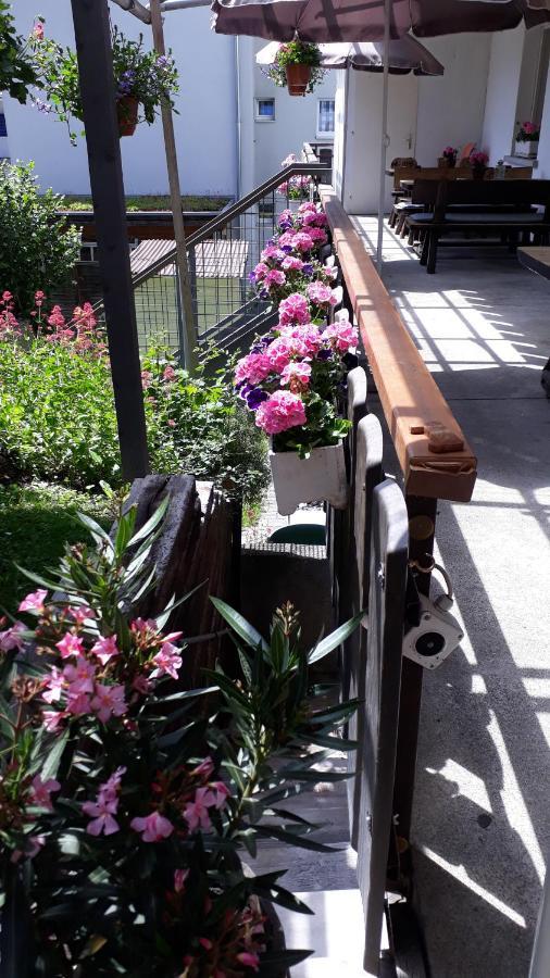 Hotel Restaurant Roessli Uetendorf 외부 사진