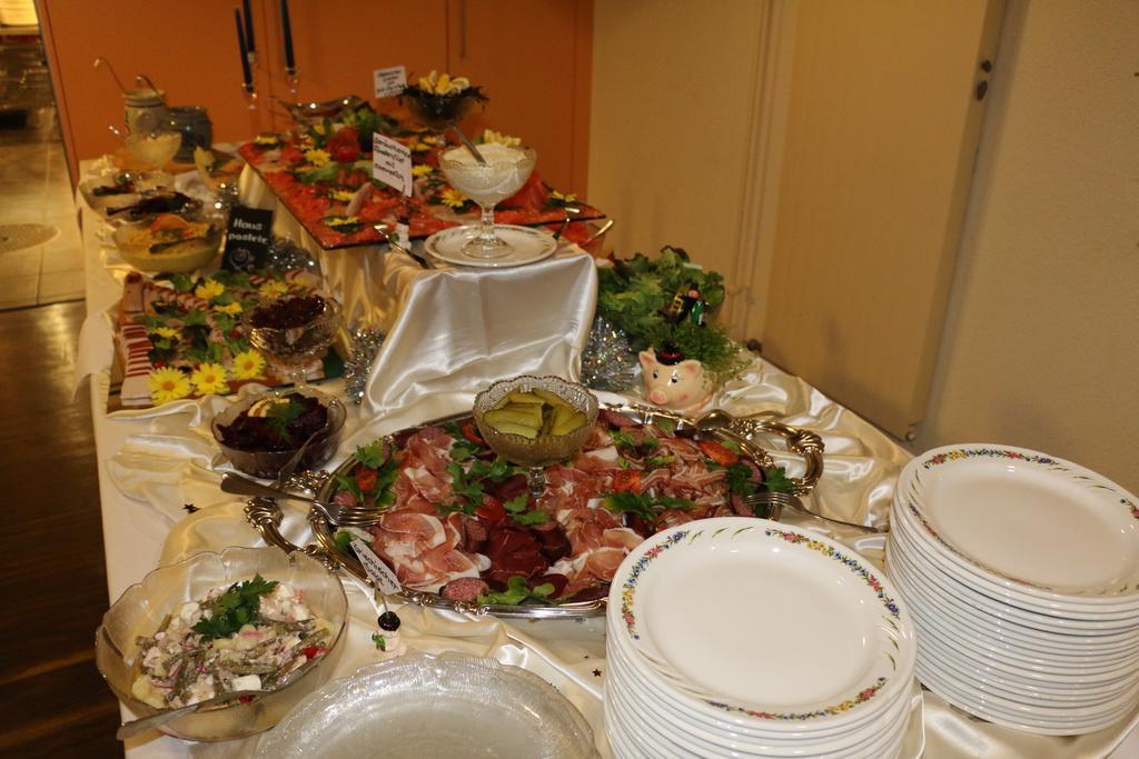 Hotel Restaurant Roessli Uetendorf 외부 사진